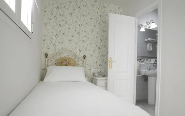 Basic Hotel Puerta de Sevilla