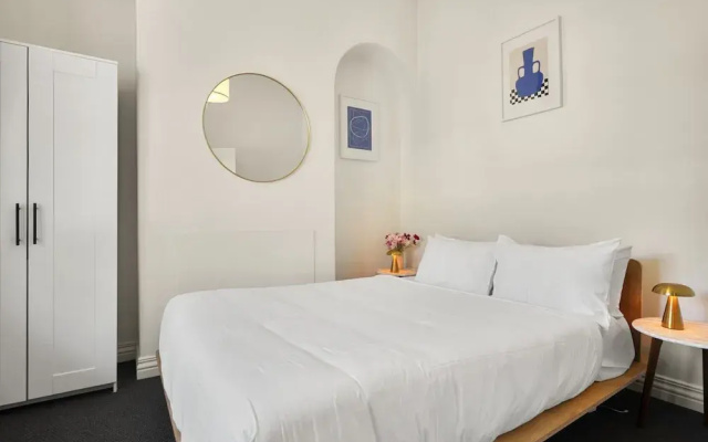 Charming 2-bed Home With Outdoor Space in Cremorne