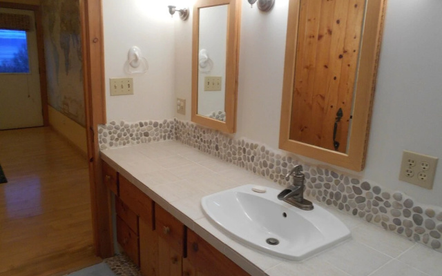 Chickadee Inn