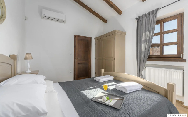 Rustica in Visnjan with 5 bedrooms and 1 bathrooms