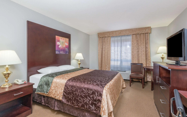 Super 8 by Wyndham Innisfail