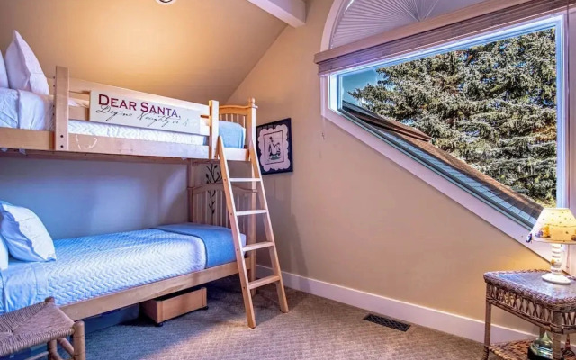 Cozy Ketchum Retreat - Pet Friendly!