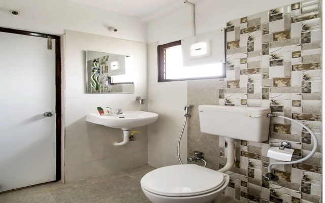 Capital O 44354 Jubilee Banjara Suites