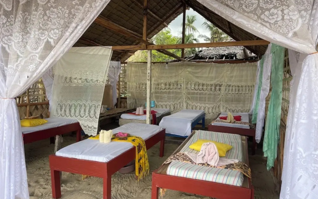 Akoya Beach Park & Cottages