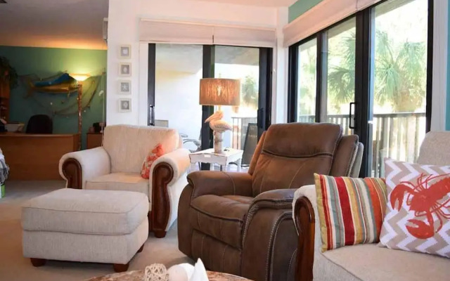 Waters Edge 102 N