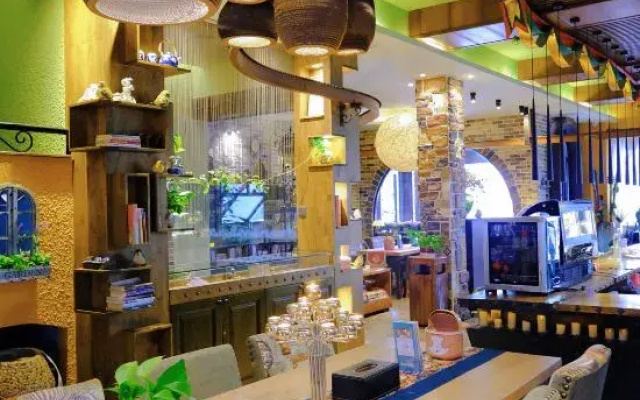 Mahoo's Holiday Inn