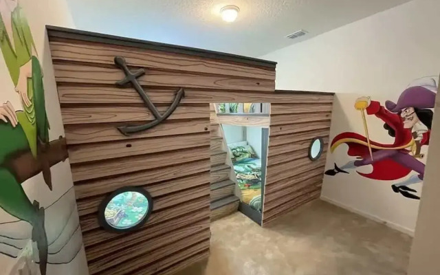 Bellavida 8 bed Theme Rooms