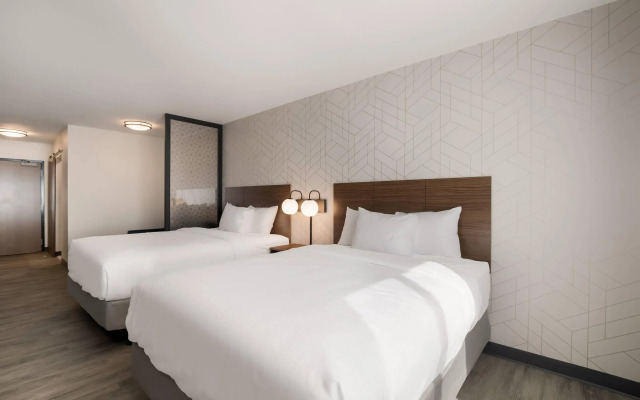 Everhome Suites Corona