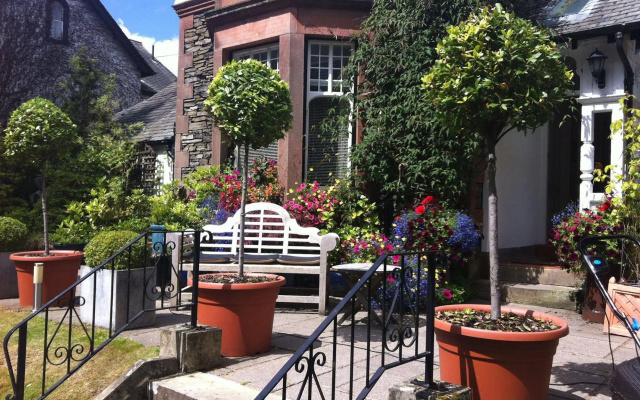 Dene House