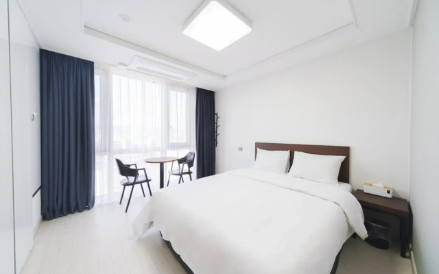 The Venezia Suite Hotel