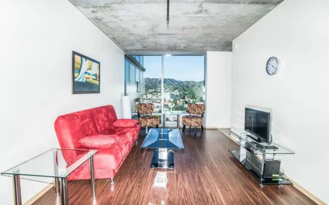 Hollywood Ingrid