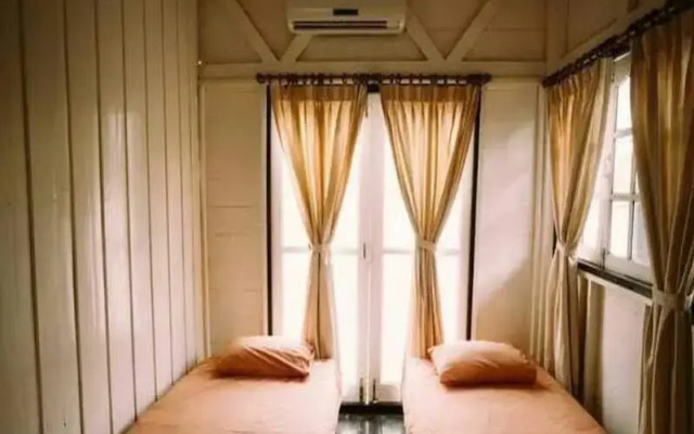 Pufa EngNam Lake Resort