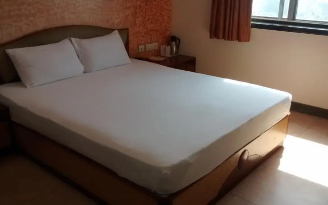 Wingston A Treehouse Hotel Mathura