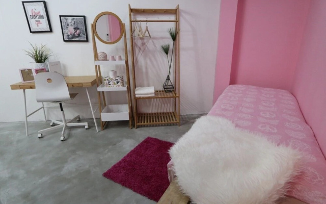 The Platform 3/4 Poshtel