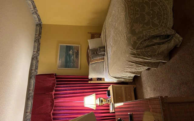 River Place #24 - 3 Br Condo
