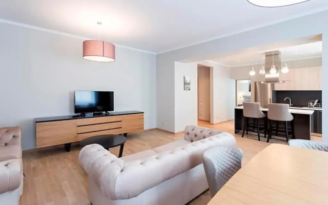 Apartment on Tirgonu Street