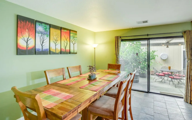 Sunny San Jose Townhome - Family Friendly!