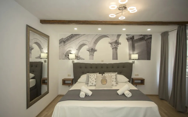 Luxury room inside of Diocletian palace