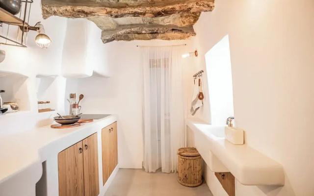 Makarias Traditional Luxury Villas