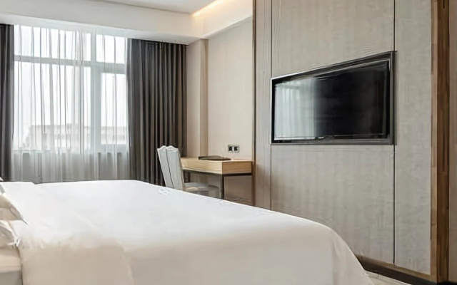 Century Star Holiday Hotel (Nanyang Beijing Avenue Branch)