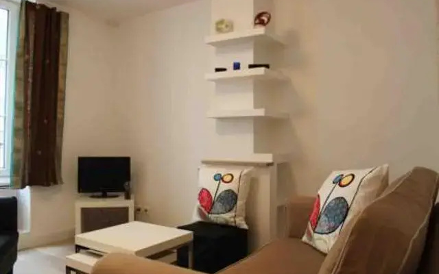 Montmartre Apartments Valadon