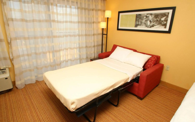 Courtyard by Marriott Chesapeake
