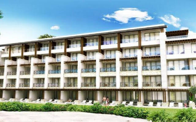Отель Breezes Grand Resort and Spa вид на фасад