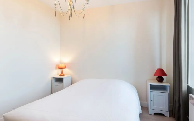 Modern & Spacious Apartment in Downtown Bayeux
