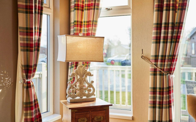 Host Stay Crystal Lodge