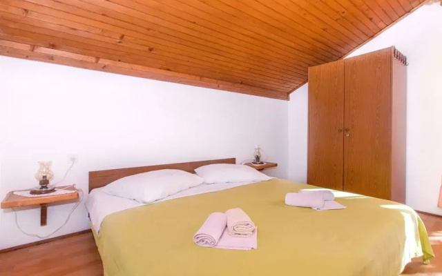 Apartments and Rooms Stjepan