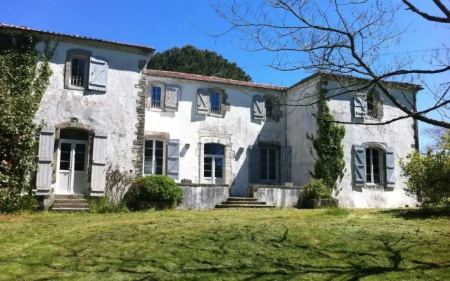 La Caverie De Peyroux A Orthevielle (40300)
