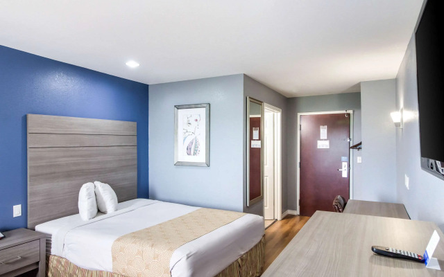 Rodeway Inn & Suites Port Arthur - Groves