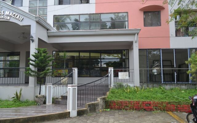 Отель SDR Mactan Serviced Apartments Филиппины, Лапу-Лапу - отзывы, цены и фото номеров - забронировать отель SDR Mactan Serviced Apartments онлайн вид на фасад