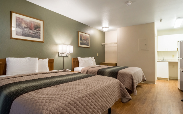 HomeTowne Studios by Red Roof Denver - Lakewood West