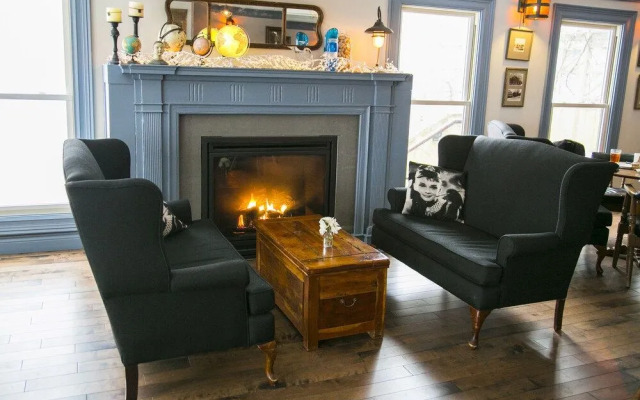 Lane's Privateer Inn