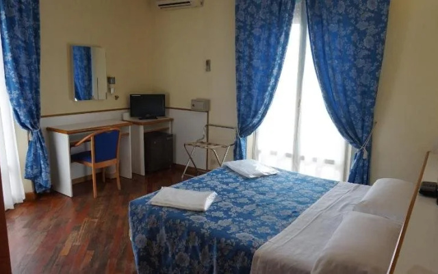 Hotel Tritone