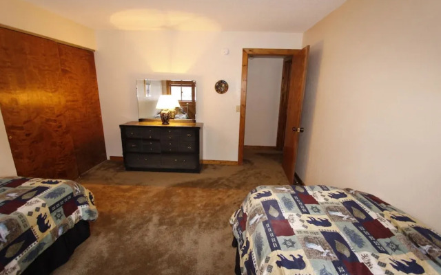 113ab Wptc - Cranmer Rd 3 Bedroom Condo