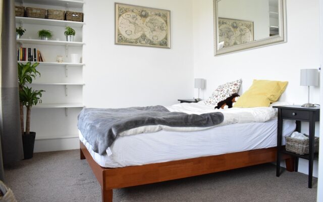Отель 1 Bedroom Flat Next To Finsbury Park Великобритания, Лондон - отзывы, цены и фото номеров - забронировать отель 1 Bedroom Flat Next To Finsbury Park онлайн комната для гостей