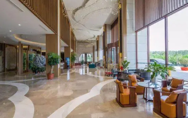 Inzone Garland Hotel