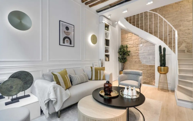 Historical House in the Heart of Paris - 5