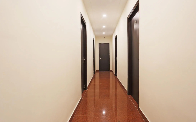 OYO 48721 The Starling Hotel