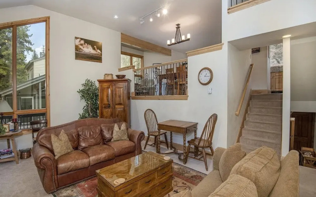 Coldstream Townhome 19