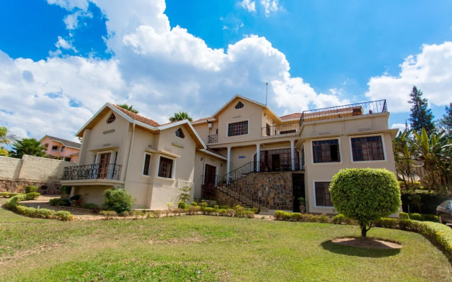 Golf Hills Residence