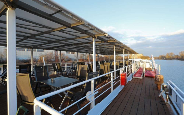 Hotelkabinenschiff Junker Jörg