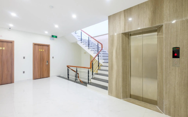 Luxury Hotel by OYO Rooms
