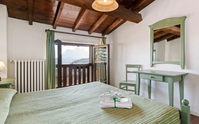Cosy Holiday Home in Gargnano With Garden