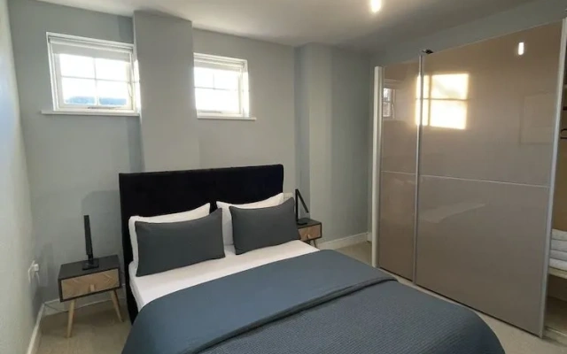 Luxurious Private One Bedroom Apartment