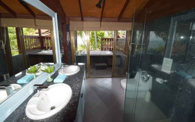 3 Bedroom Beach Front Villa with Private Pool - P3 SDV026-By Samui Dream Villas