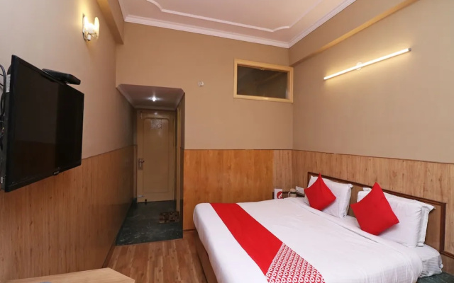 OYO 22075 Hotel Bali Palace