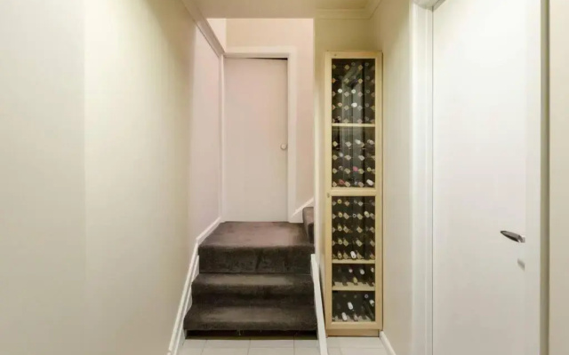 Upstairs Studio Apartment with street access